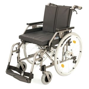 318-23 Invalidní vozík s brzdami