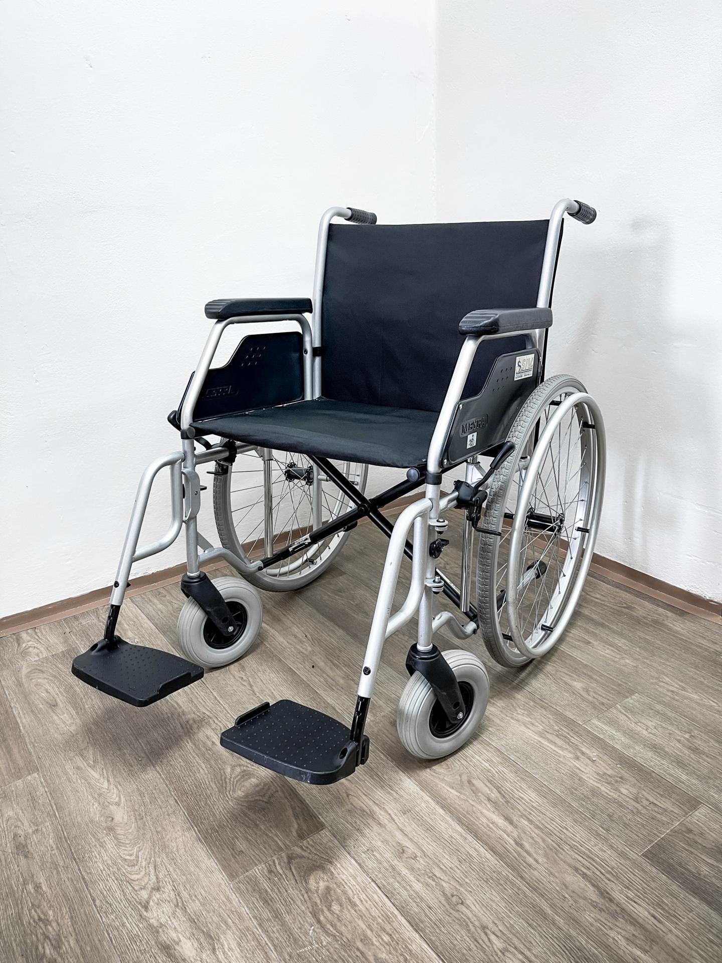 Service 3.600 5051 repas mechanický invalidní vozík zesílený