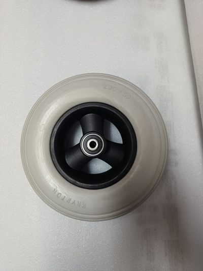PUW01502-60 přední plné kolo 200x50x60 mm na invalidní vozík