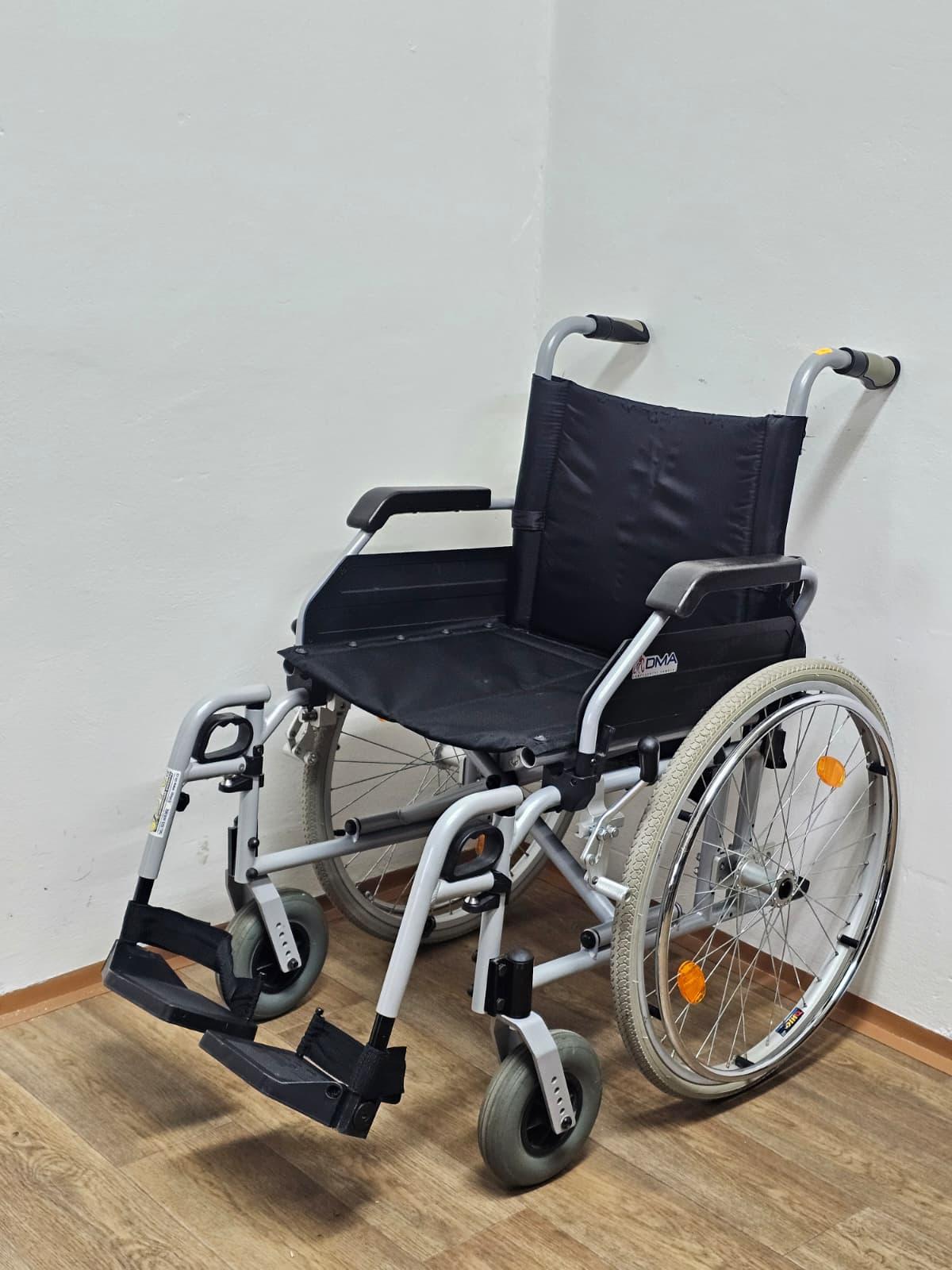 218-24 WHD 5285 repas mechanický invalidní vozík (půjčovna)
