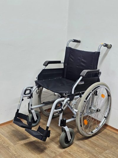 218-24 WHD 5285 repas mechanický invalidní vozík