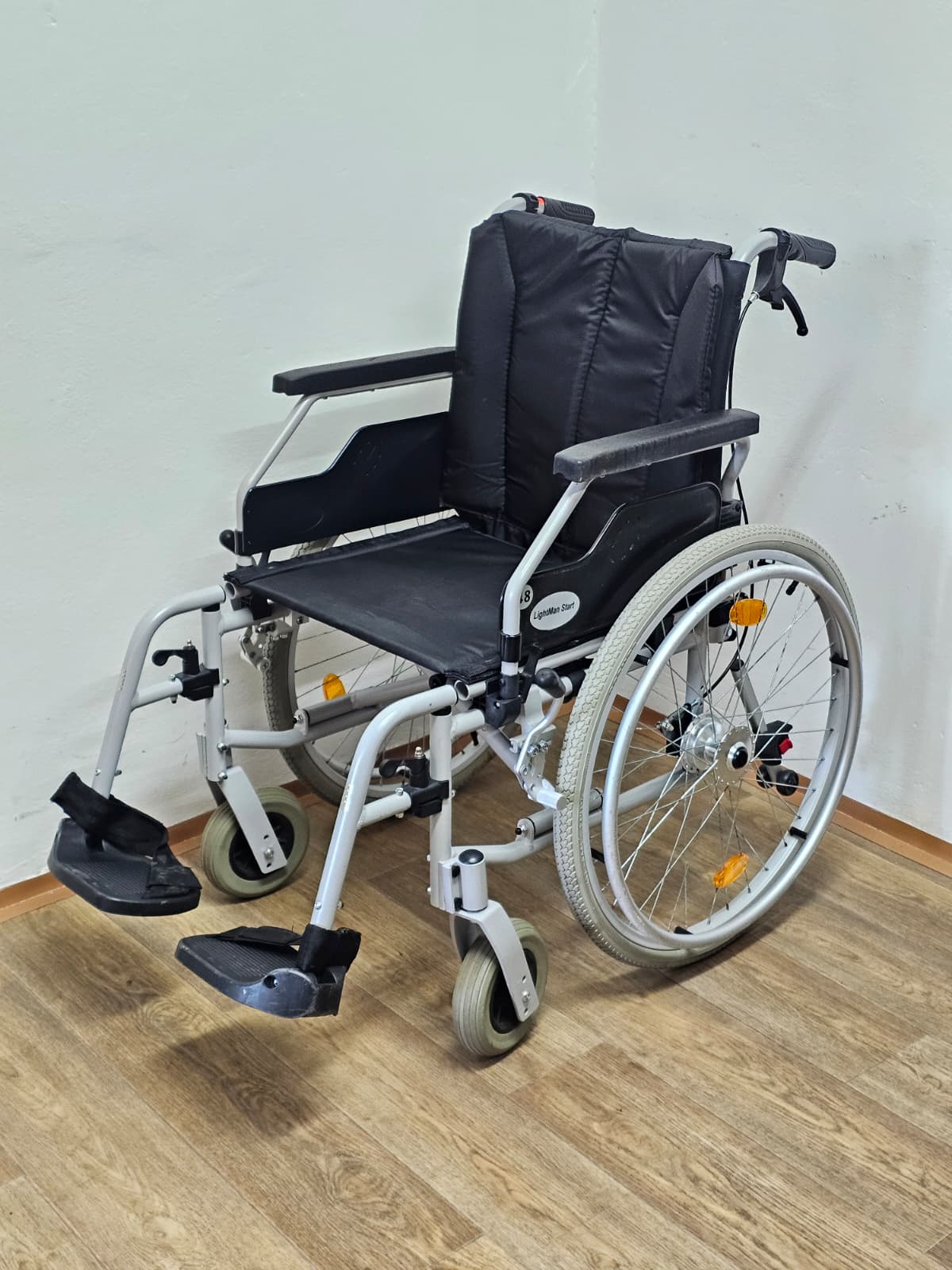 LightMan Start Plus 5301 repas odlehčený vozík s brzdami pro doprovod