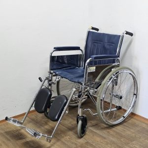3002 5050 repas invalidní vozík s polohovacími stupačkami