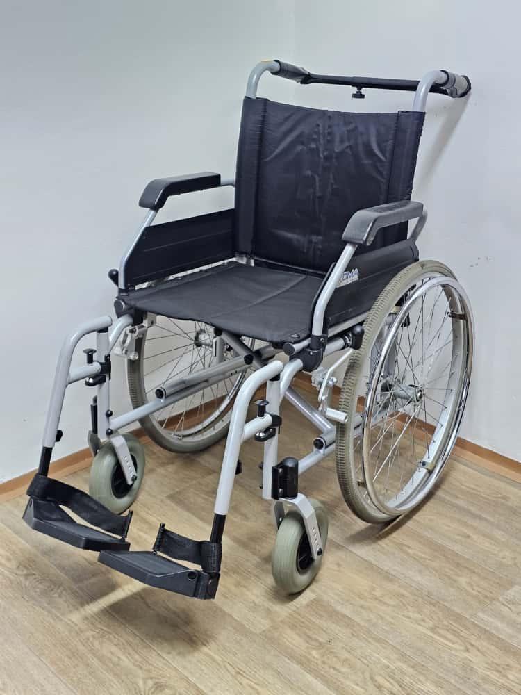 218-24 WHD 5230 repas mechanický invalidní vozík (půjčovna)