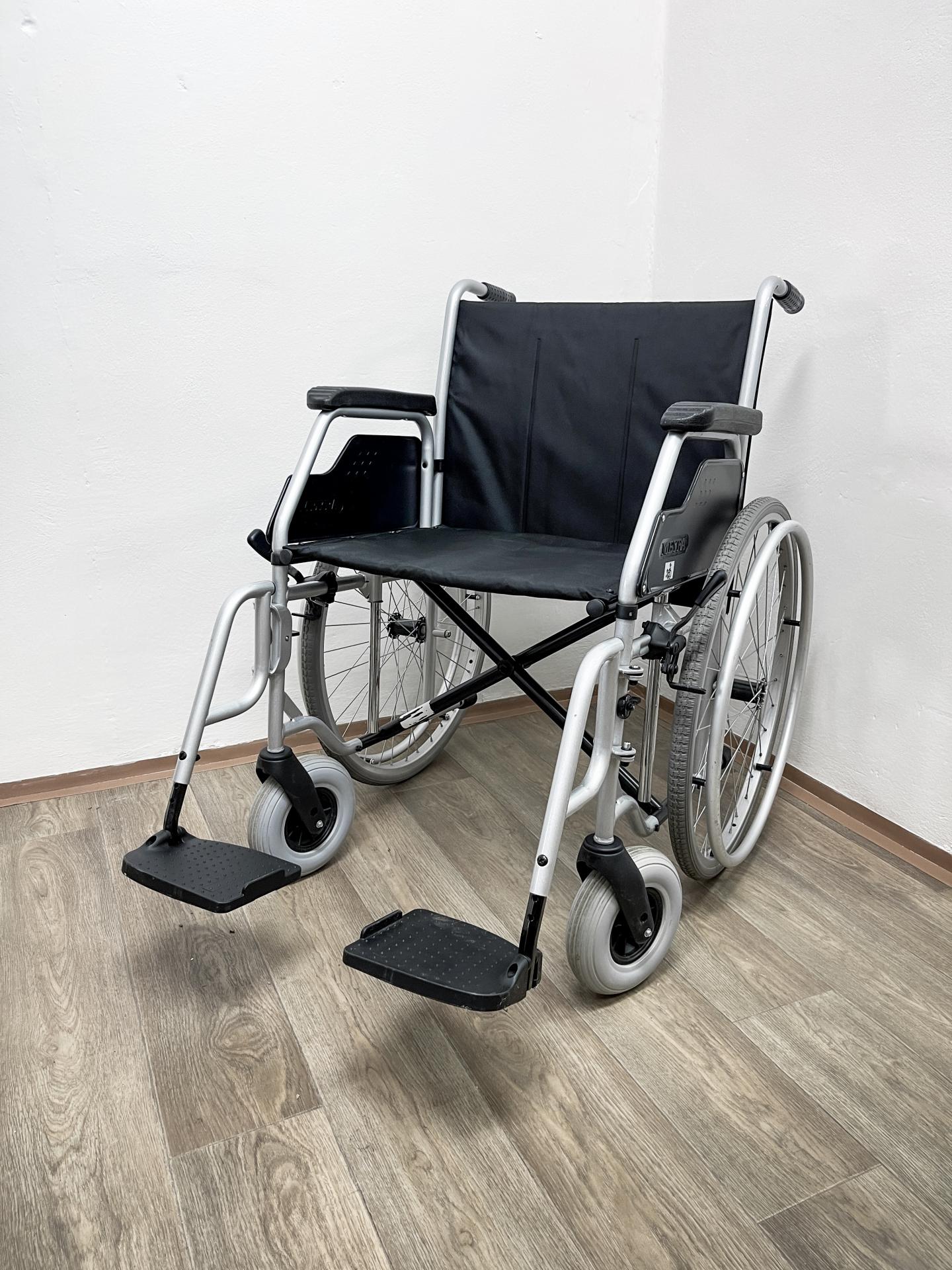 Service 3.600 5018 repas mechanický invalidní vozík zesílený