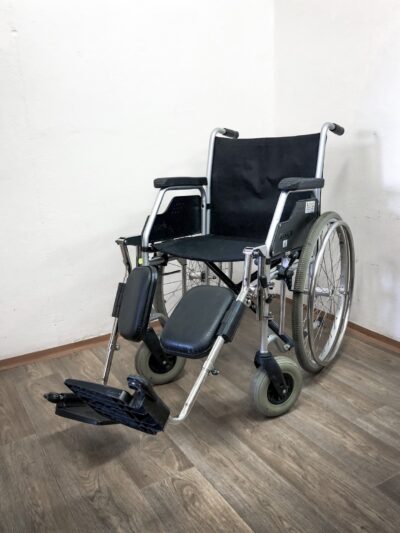 Servis 3600 4159 repas invalidní vozík s polohovacími stupačkami
