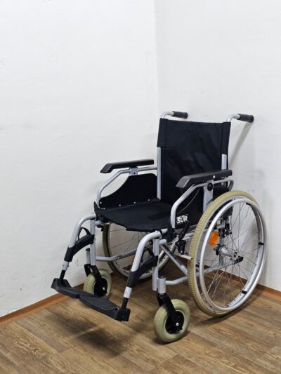 Sur 5329 repas mechanický invalidní vozík