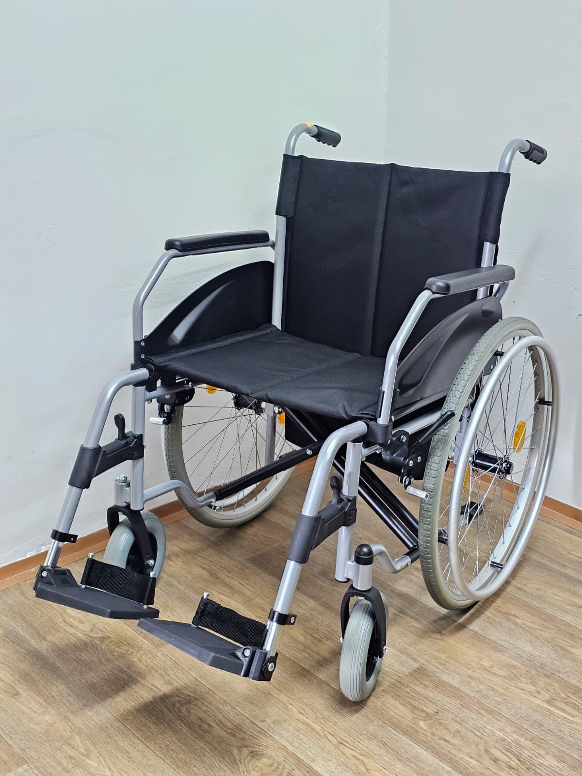 Lexis SB 51 5219 repas invalidní vozík širší sed (půjčovna)