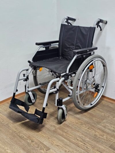 108-23 5406 repas mechanický invalidní vozík (půjčovna)