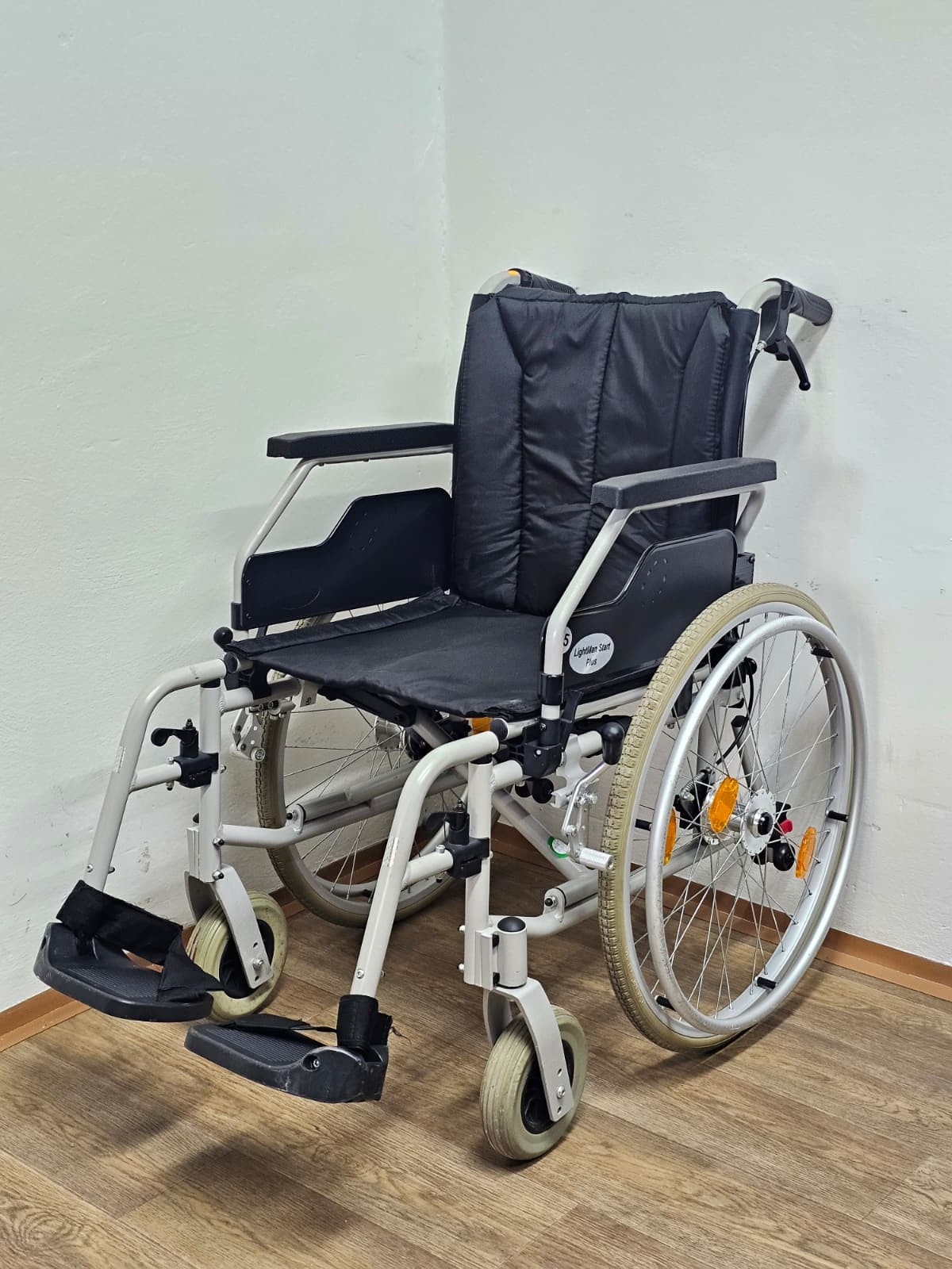 LightMan Start Plus 5401 repas odlehčený vozík s brzdami pro doprovod