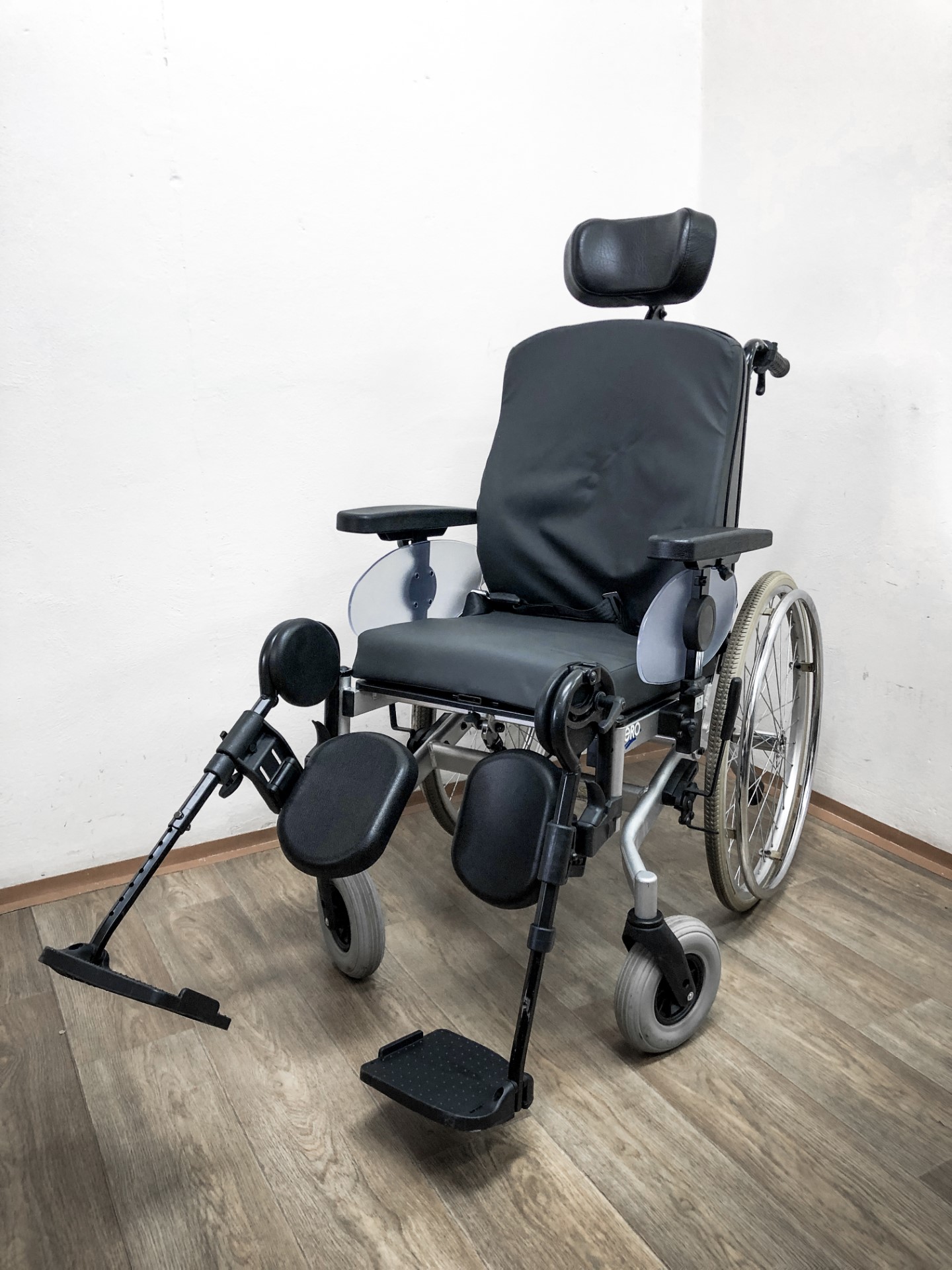 Solero 4852 repas invalidní vozík celopolohovací