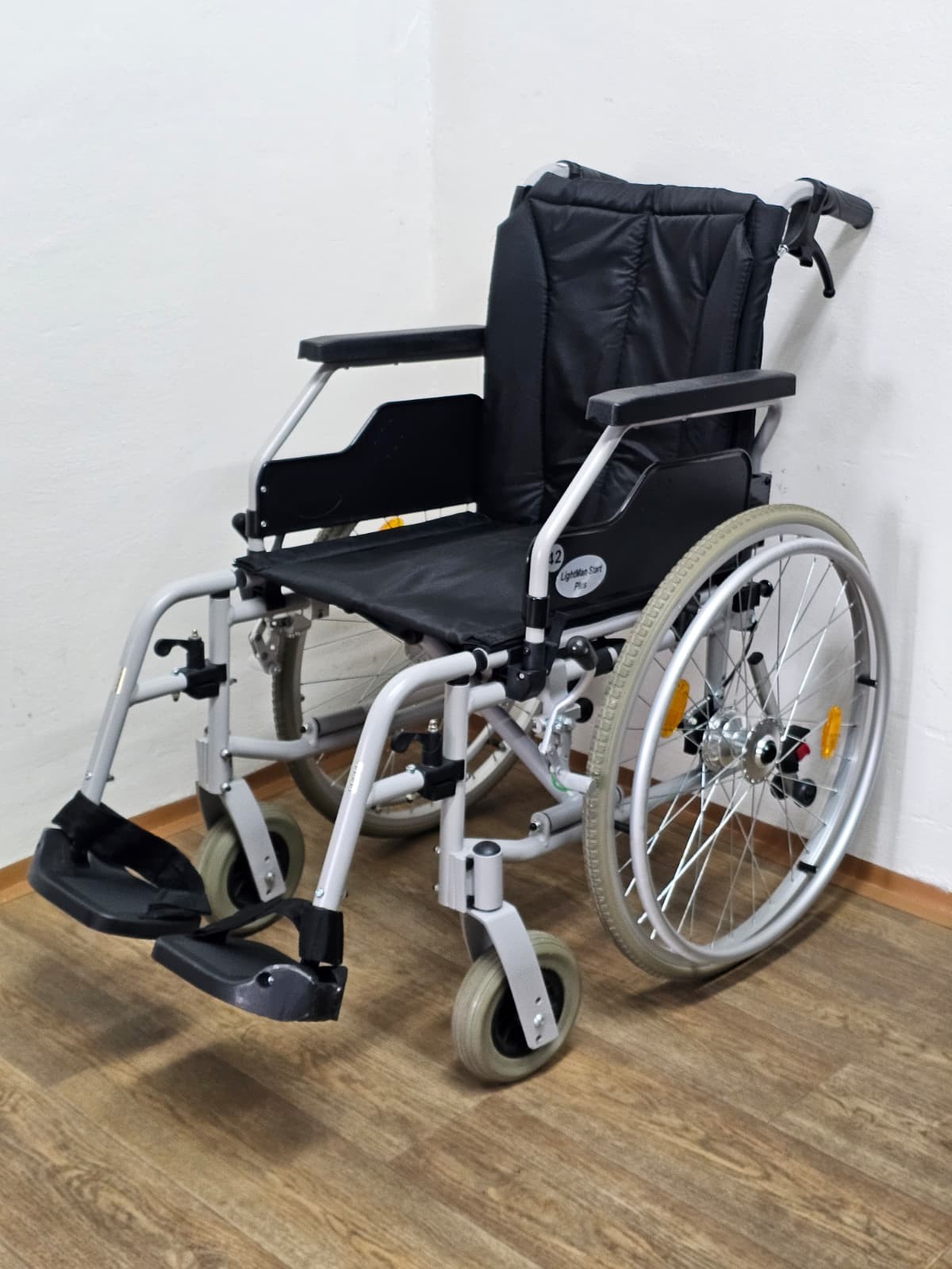 LightMan Start Plus 5409 repas odlehčený vozík s brzdami pro doprovod