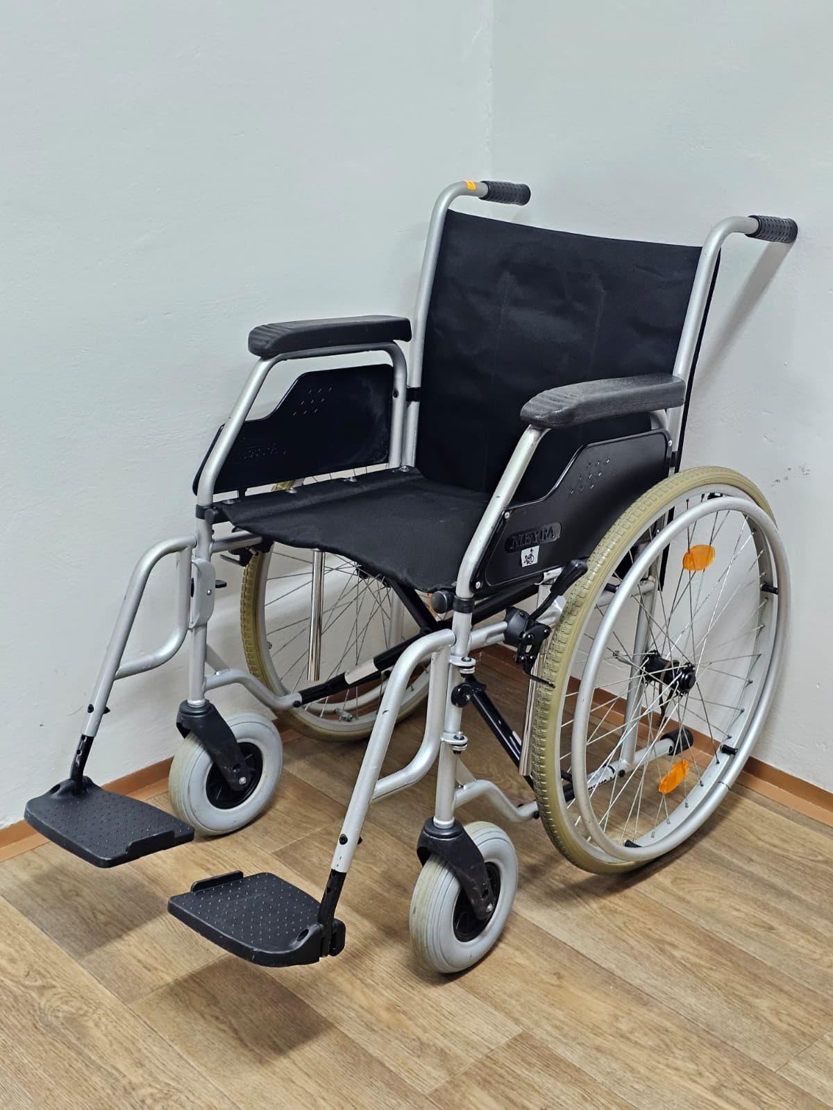 Service 3.600 5226 repas mechanický invalidní vozík