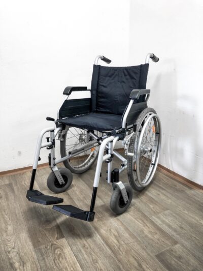 218-24WHD 4799 repas mechanický invalidní vozík (půjčovna)